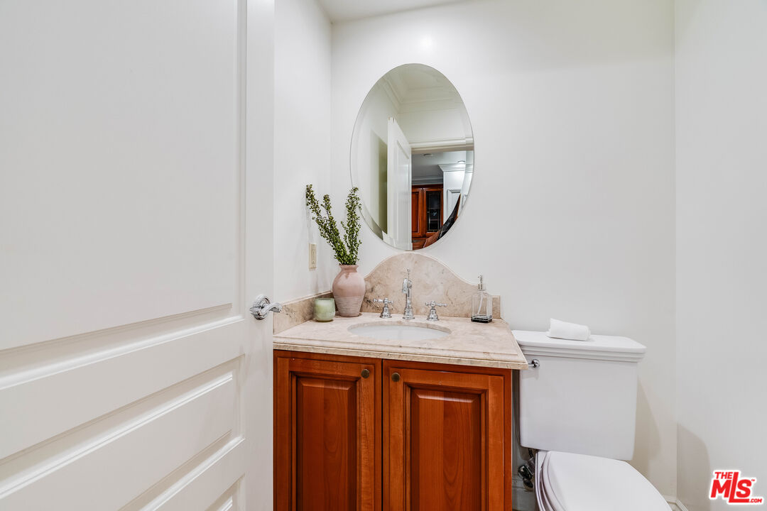 11749 Goshen Ave Unit: 402