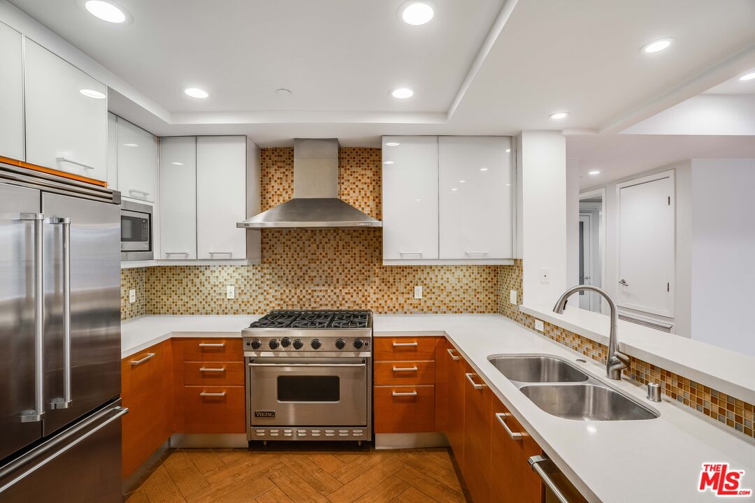 1517 S Bentley Ave Unit: 204