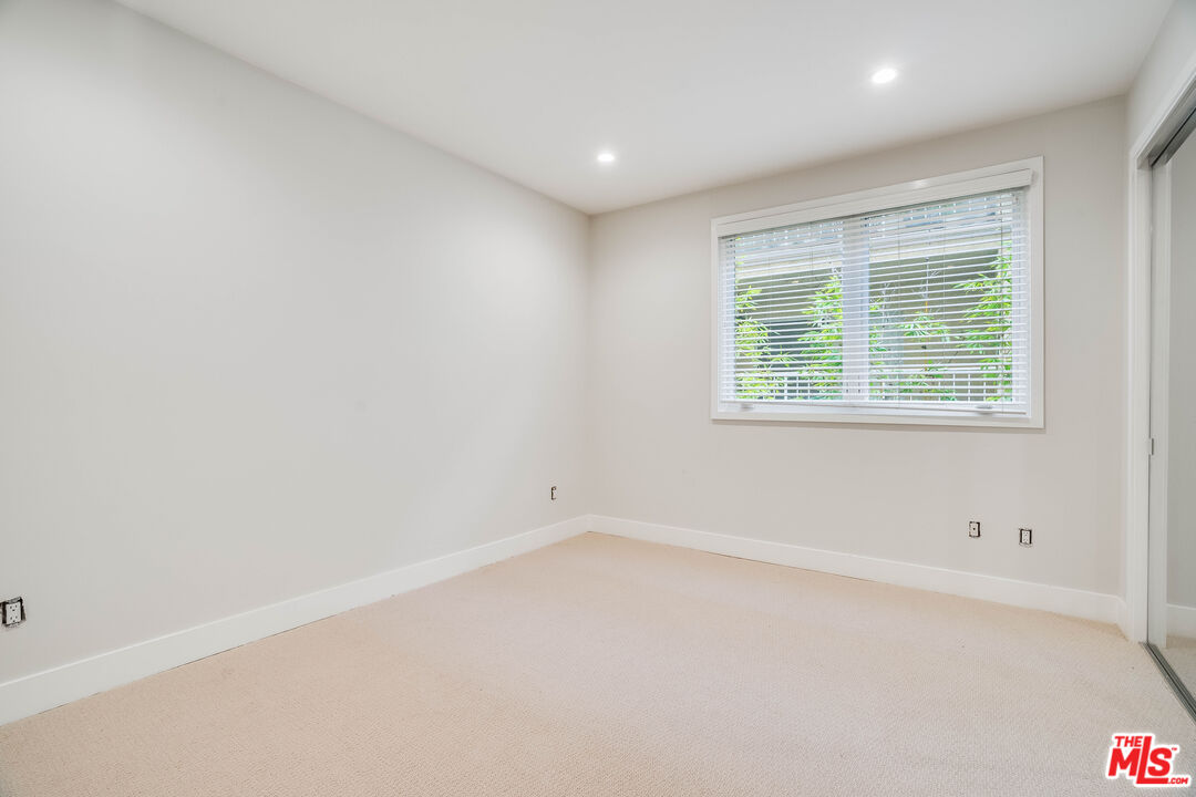 1517 S Bentley Ave Unit: 204