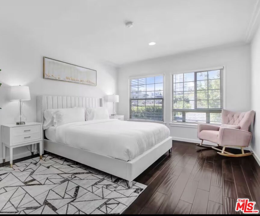 1335 Roxbury Dr Unit: 1337 1/2