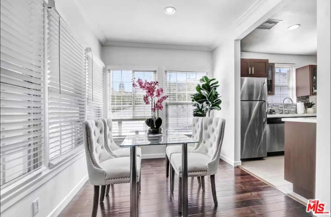 1335 Roxbury Dr Unit: 1337 1/2