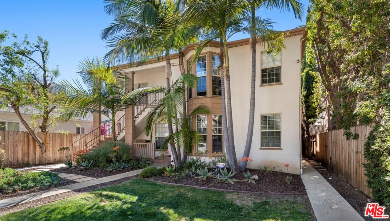 1335 Roxbury Dr