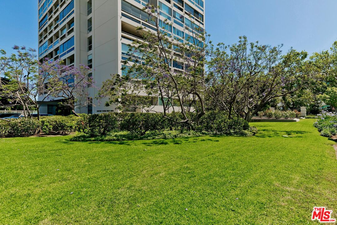 2222 Avenue Of The Stars Unit: 1102