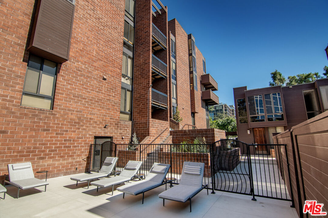 1033 Carol Dr Unit: T13