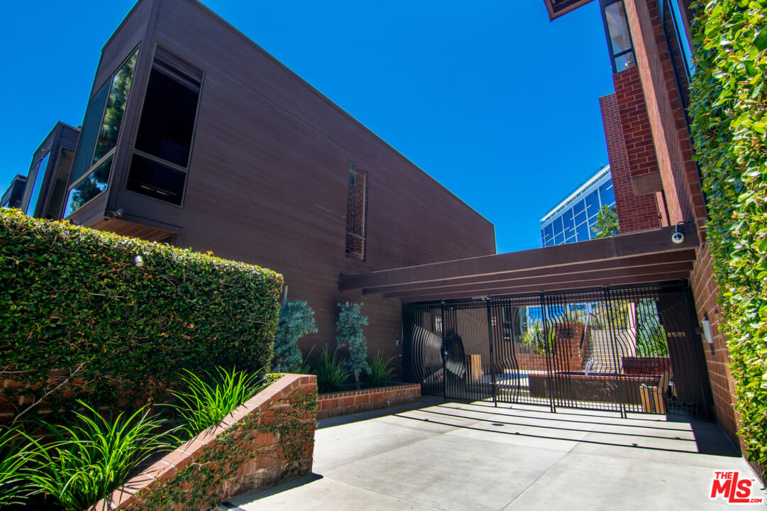 1033 Carol Dr Unit: T13