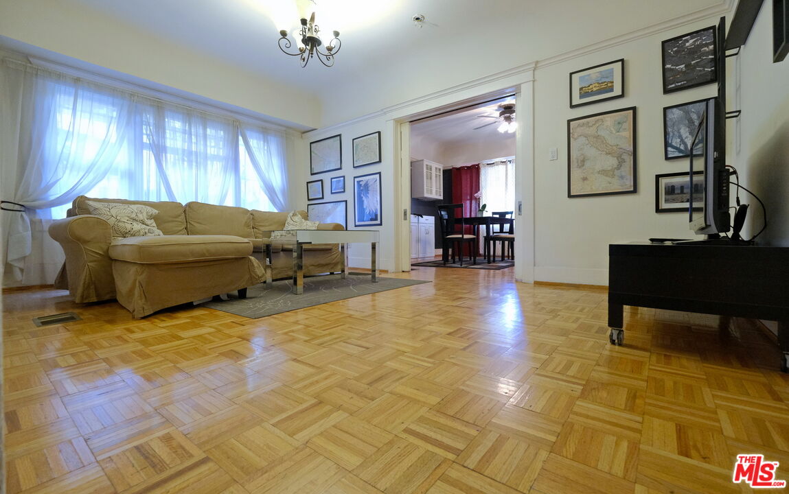 1616 W 24th St