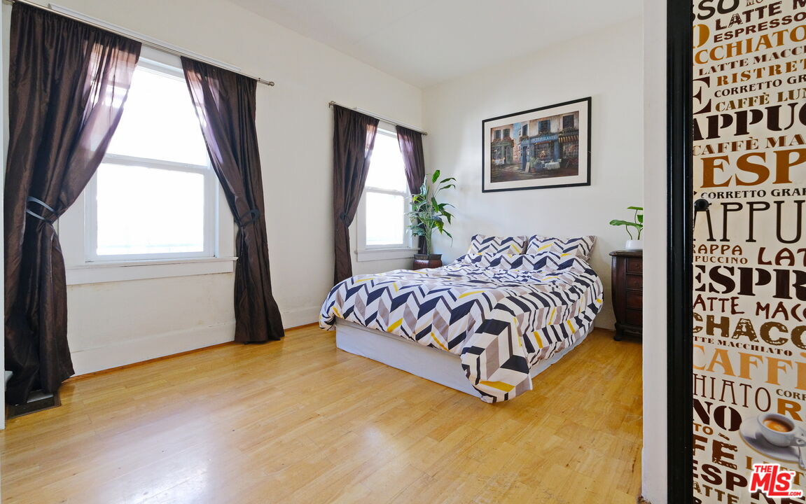 1616 W 24th St