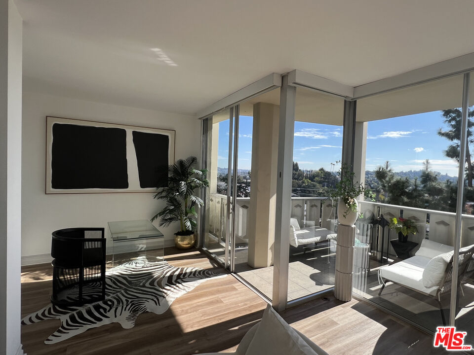 4455 Los Feliz Blvd Unit: 703