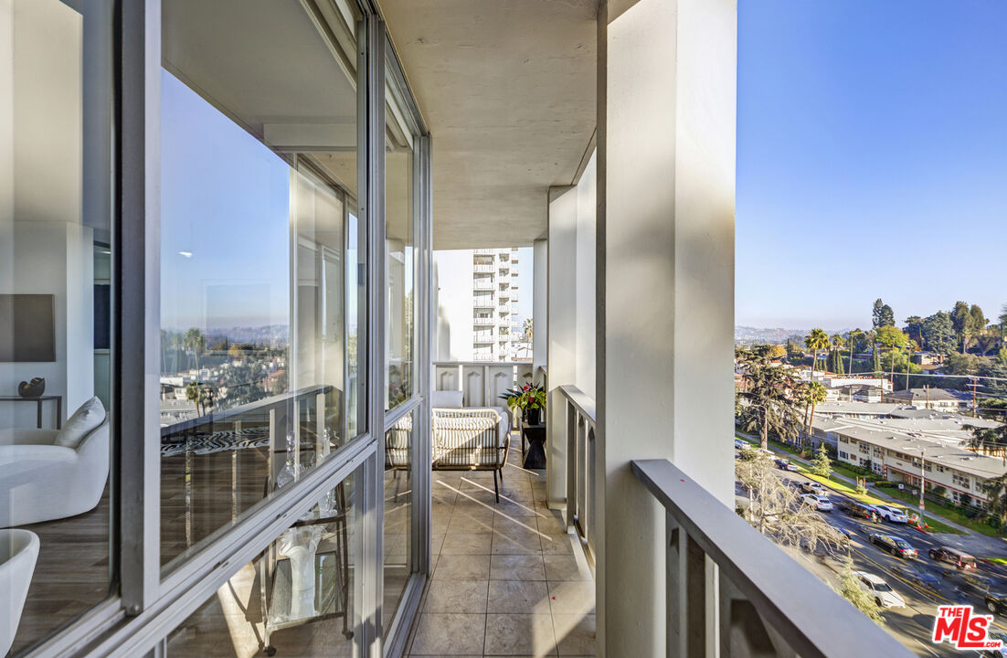 4455 Los Feliz Blvd Unit: 703