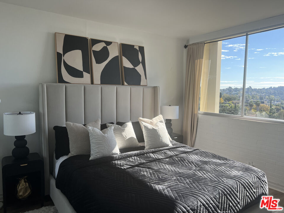 4455 Los Feliz Blvd Unit: 703