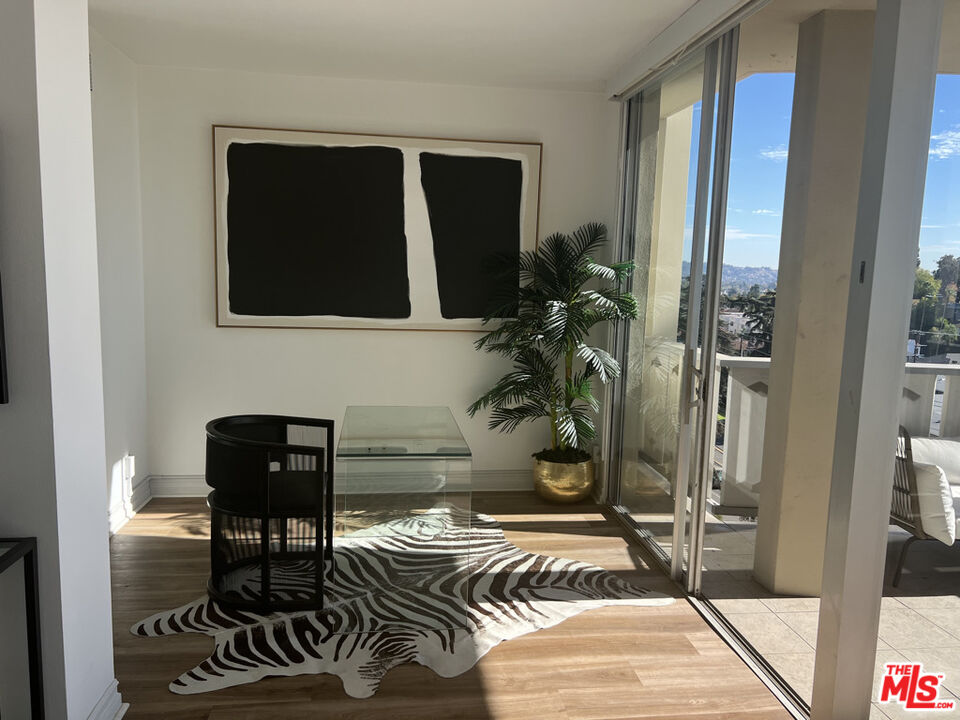 4455 Los Feliz Blvd Unit: 703