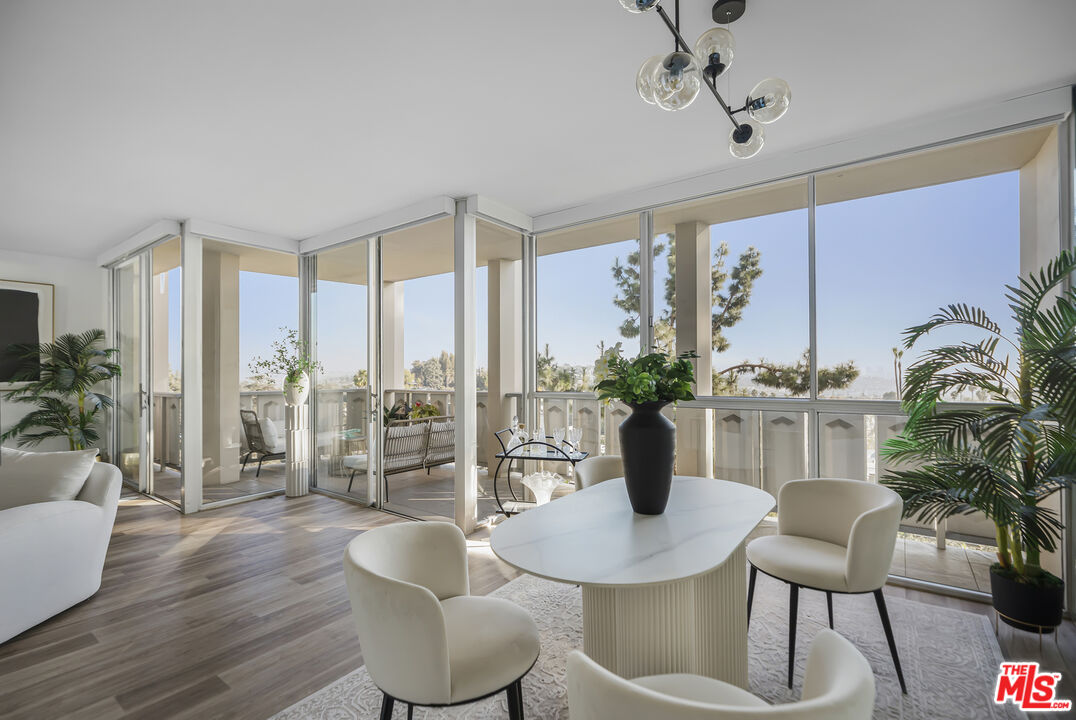 4455 Los Feliz Blvd Unit: 703