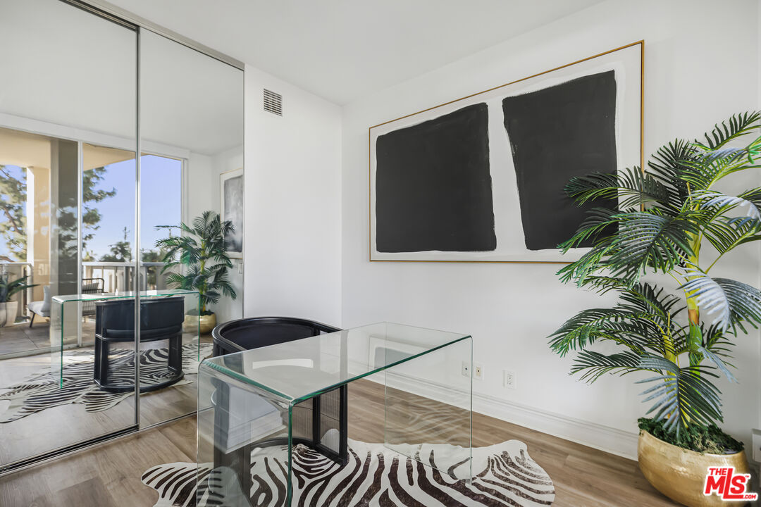 4455 Los Feliz Blvd Unit: 703