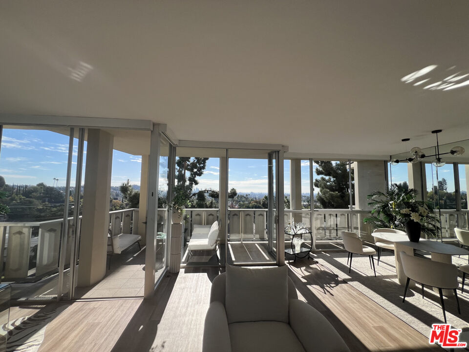 4455 Los Feliz Blvd Unit: 703