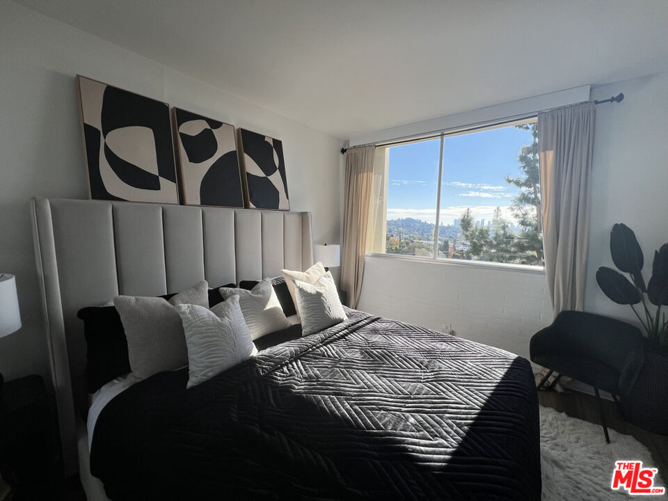 4455 Los Feliz Blvd Unit: 703