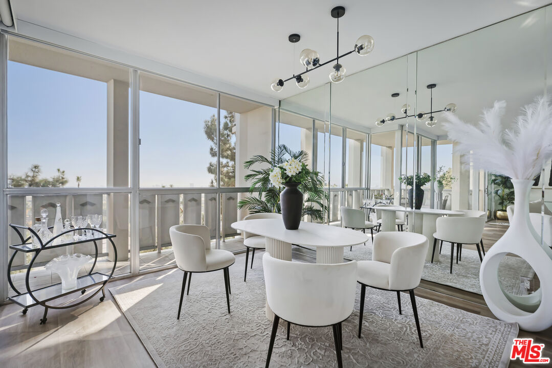 4455 Los Feliz Blvd Unit: 703