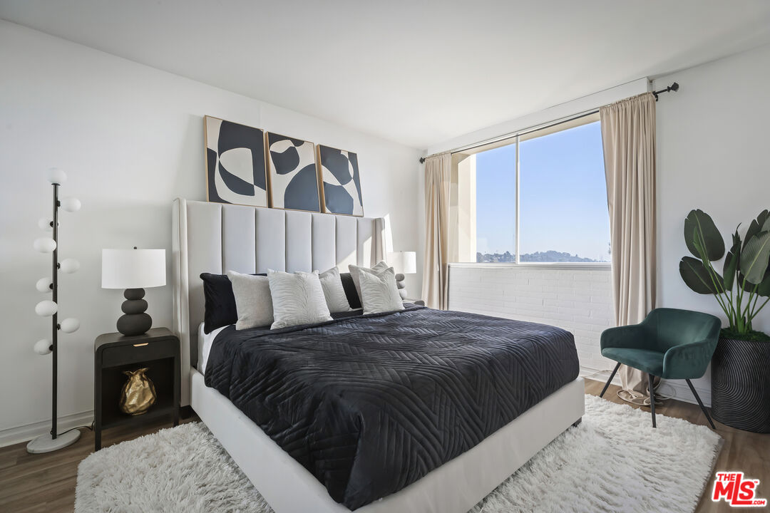 4455 Los Feliz Blvd Unit: 703