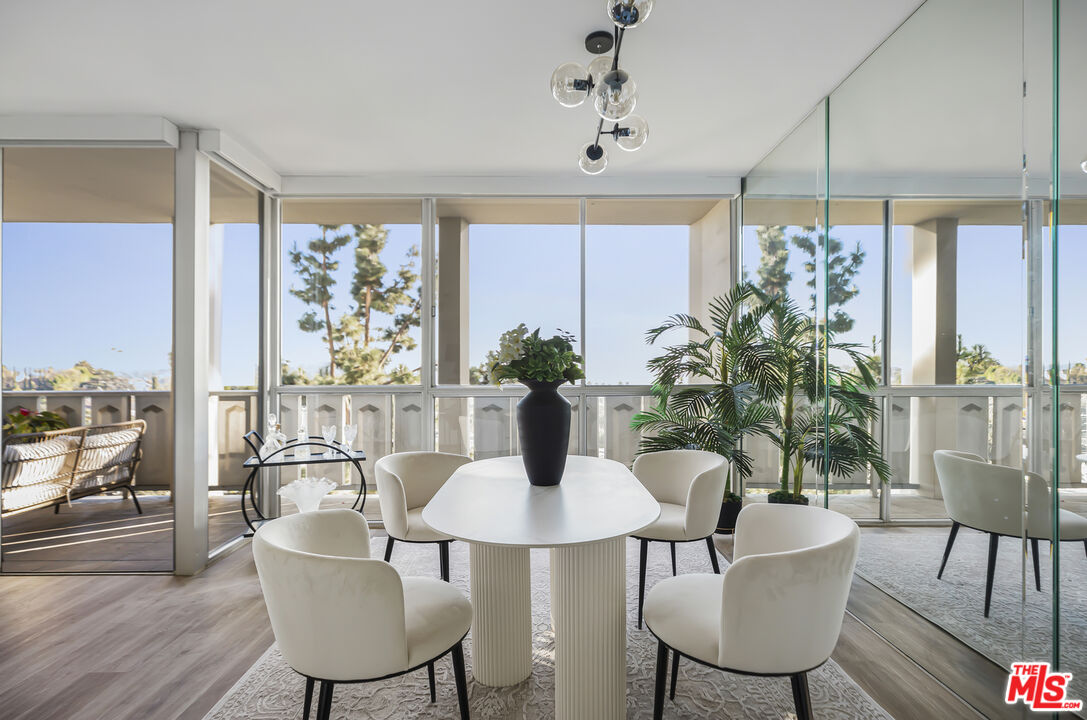 4455 Los Feliz Blvd Unit: 703