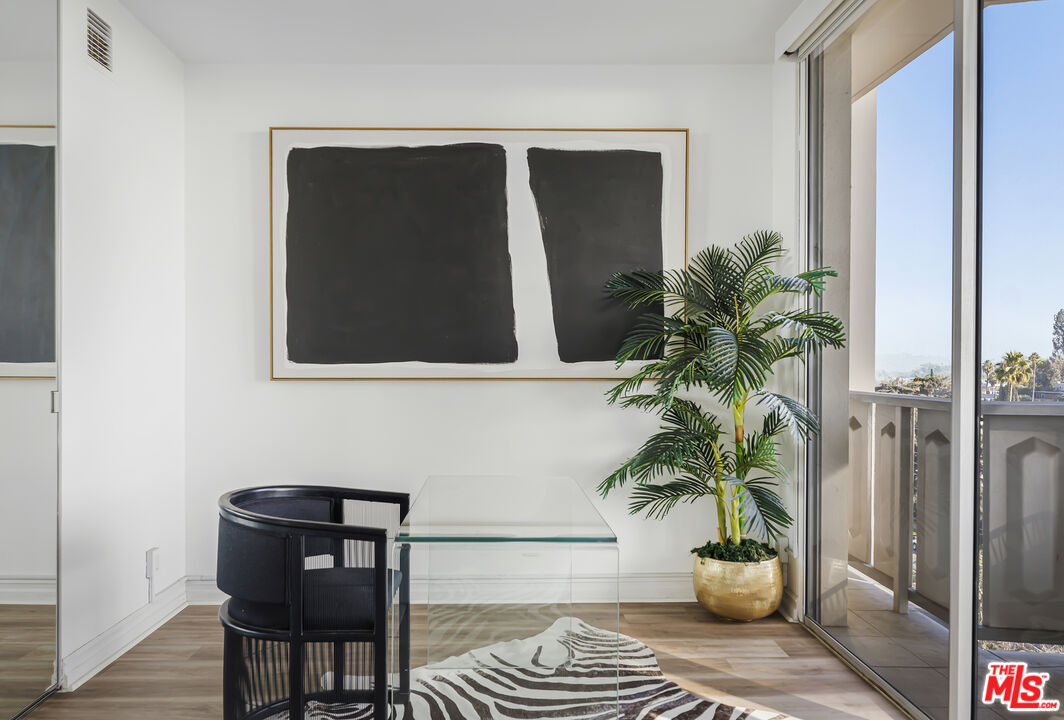 4455 Los Feliz Blvd Unit: 703