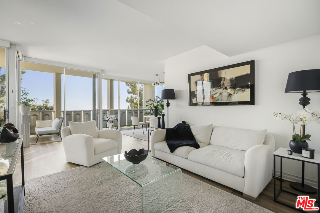 4455 Los Feliz Blvd Unit: 703