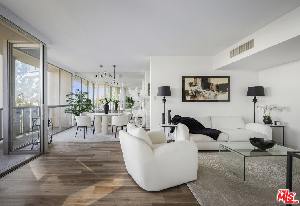 4455 Los Feliz Blvd Unit: 703