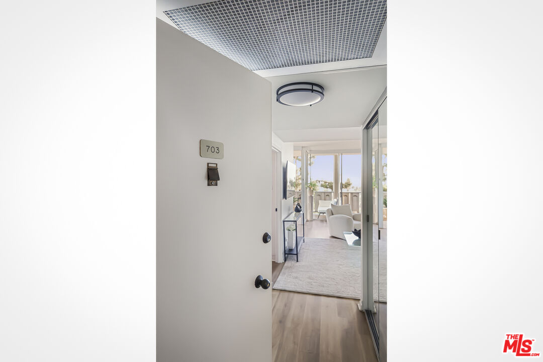 4455 Los Feliz Blvd Unit: 703