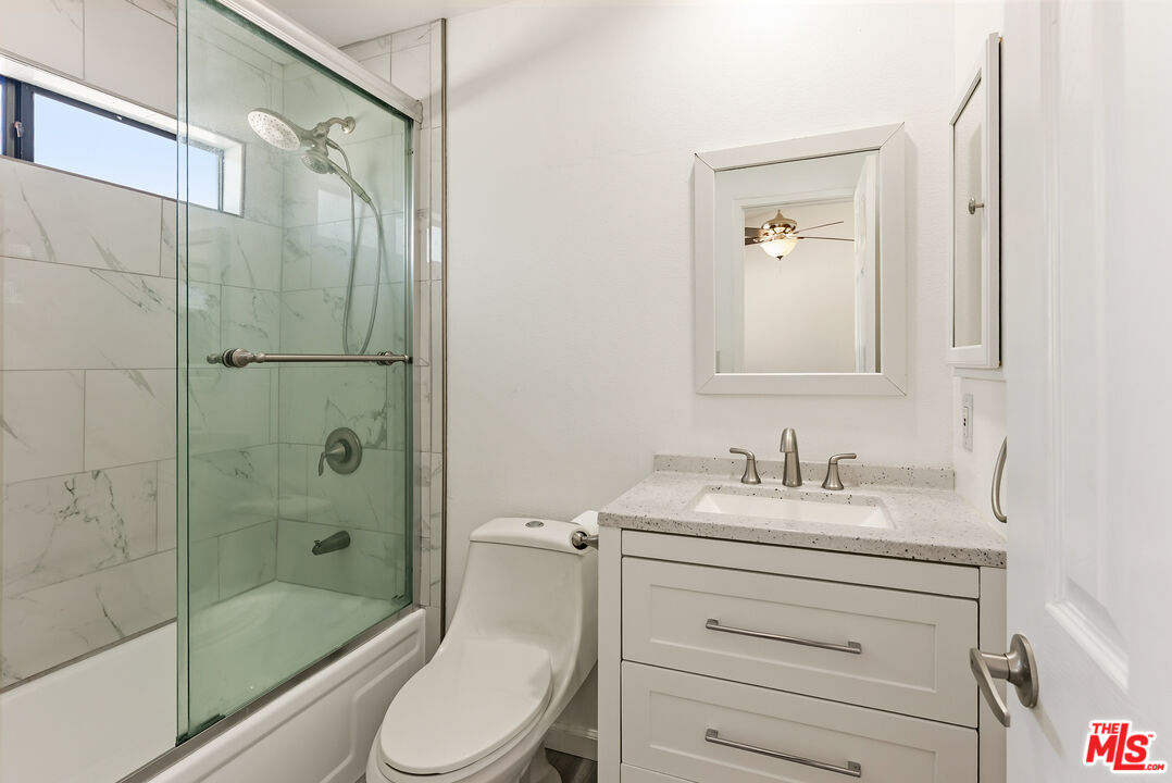 11643 Chandler Blvd Unit: 111