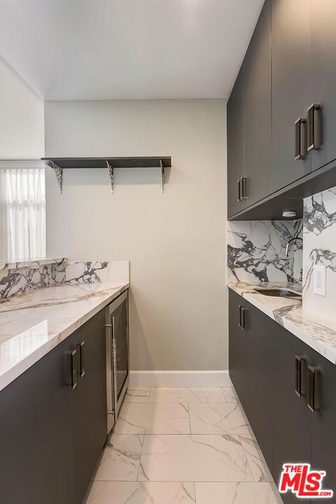 323 N Palm Dr Unit: 3