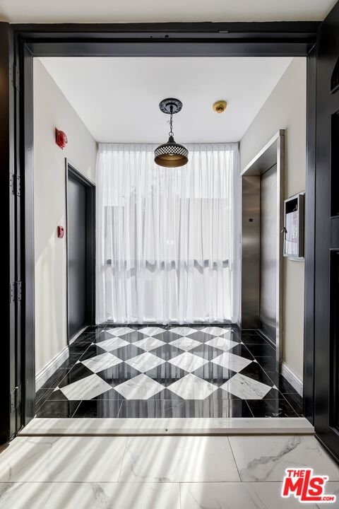 323 N Palm Dr Unit: 3