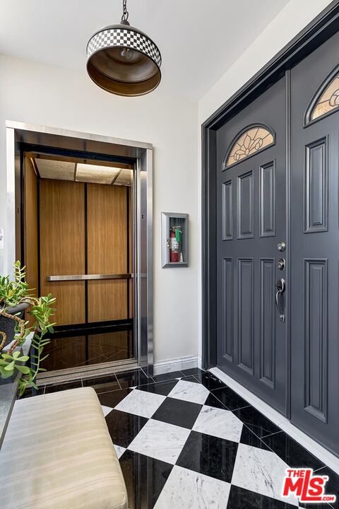 323 N Palm Dr Unit: 3