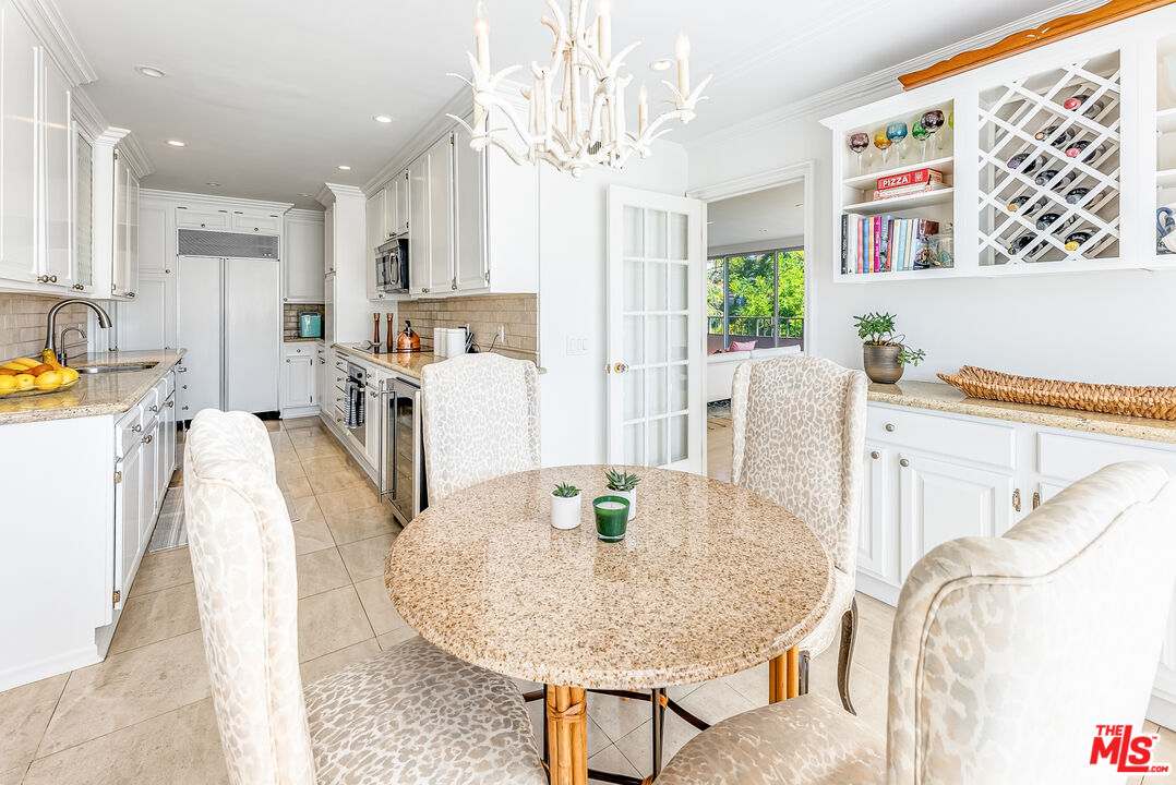 339 N Palm Dr Unit: 202