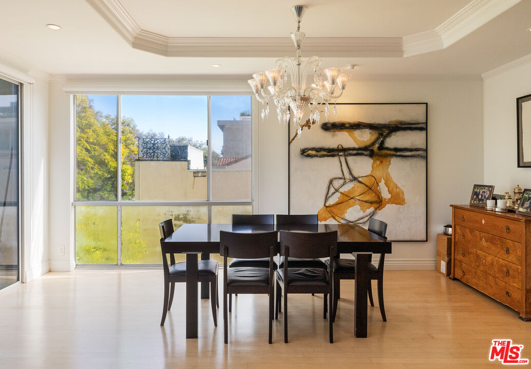 339 N Palm Dr Unit: 202