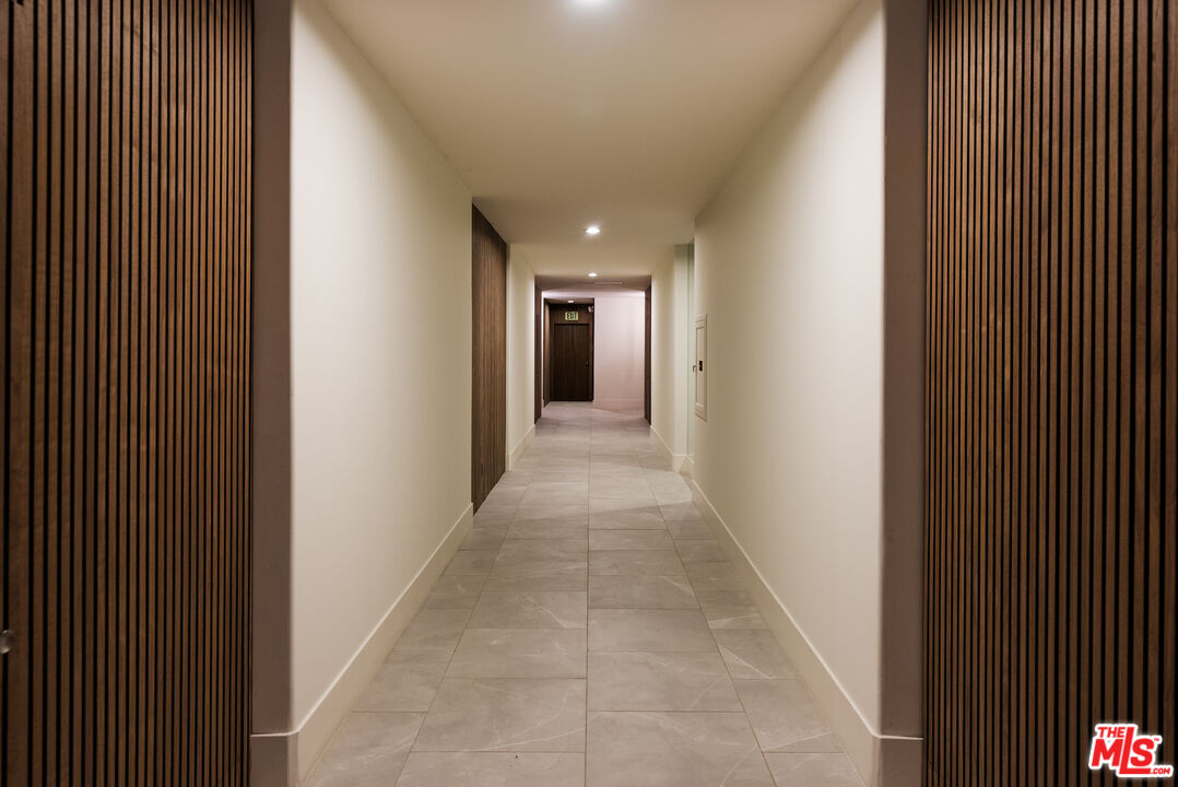 339 N Palm Dr Unit: 202