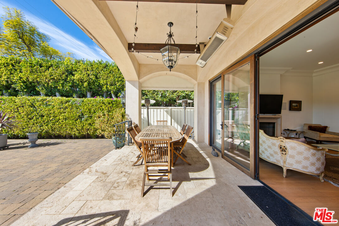 1148 Centinela Ave