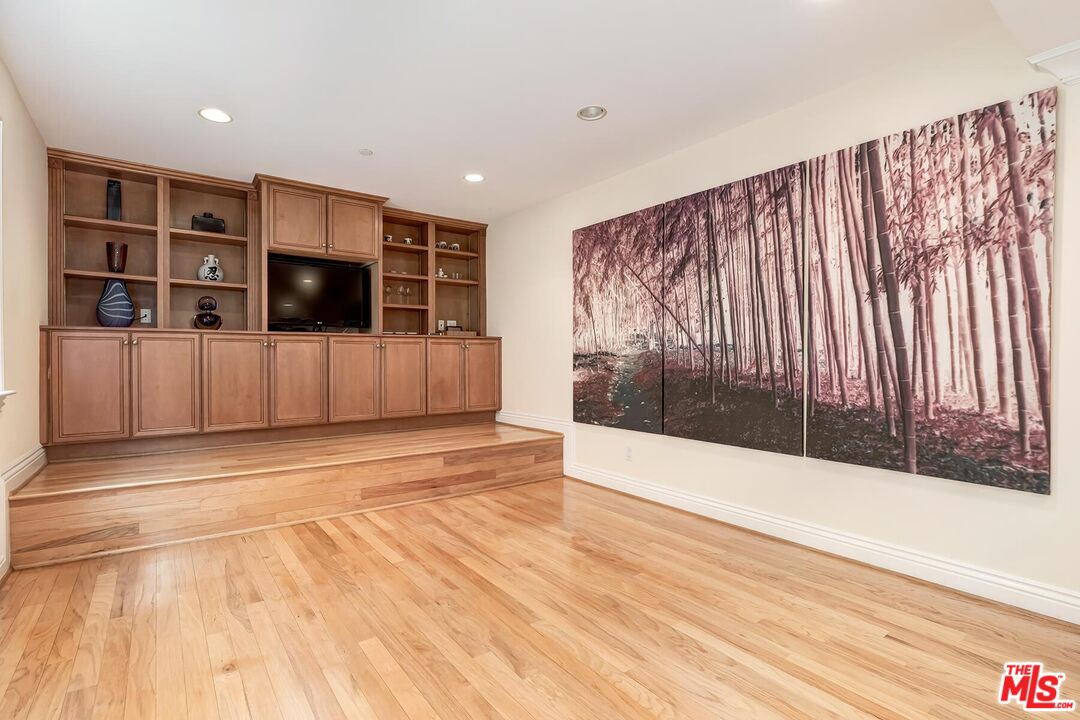 132 S Maple Dr Unit: 101