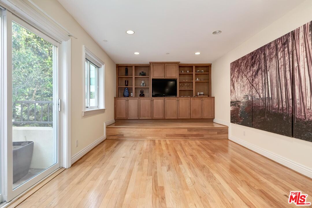 132 S Maple Dr Unit: 101