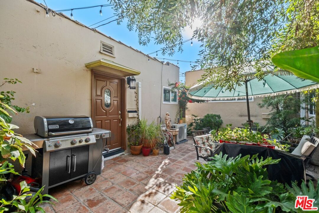 1538 N Crescent Heights Blvd