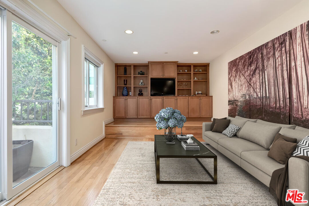 132 S Maple Dr Unit: 101