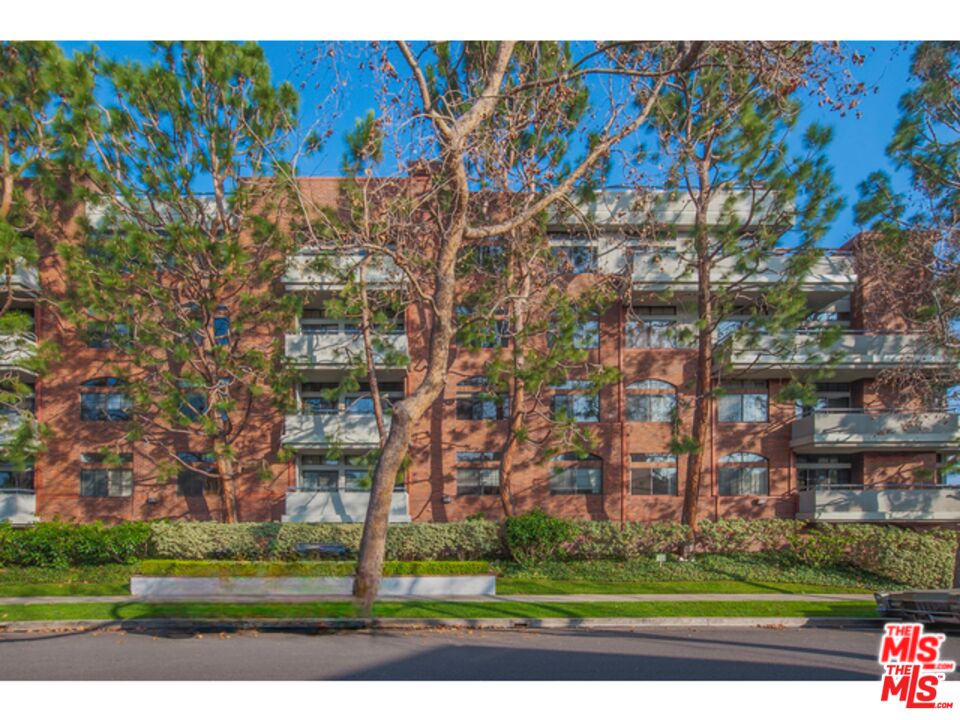 200 N Swall Dr Unit: 553