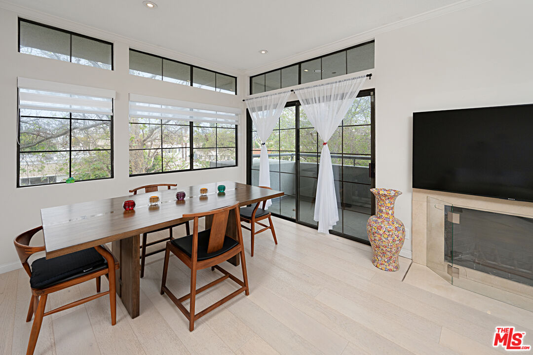 200 N Swall Dr Unit: 553