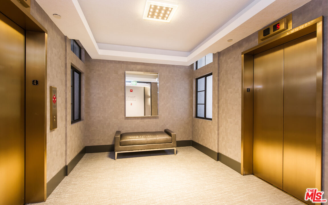 200 N Swall Dr Unit: 553