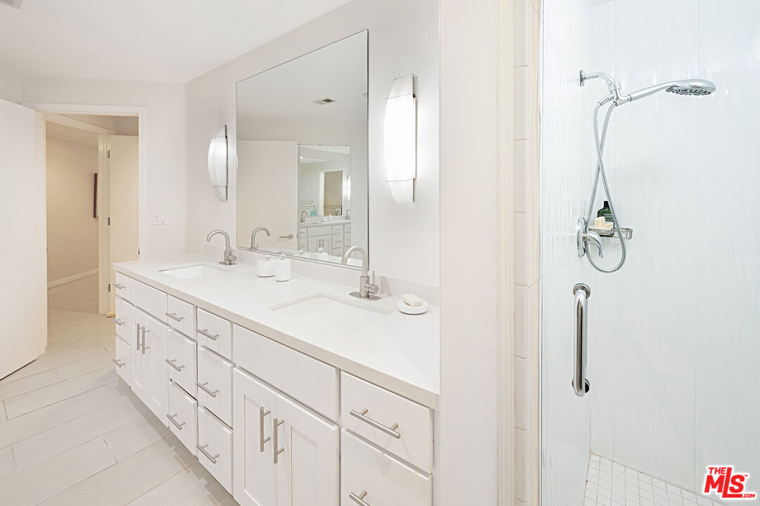 200 N Swall Dr Unit: 553