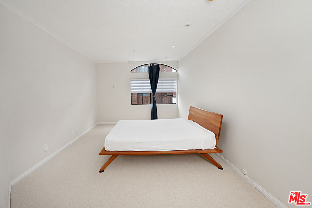 200 N Swall Dr Unit: 553