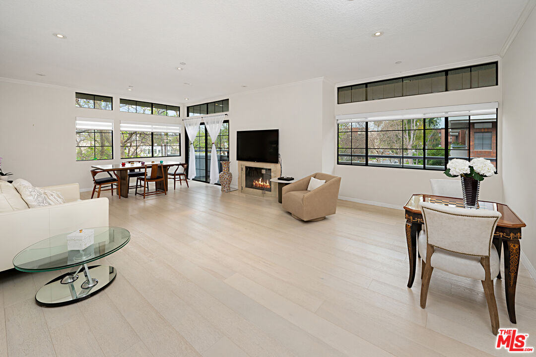 200 N Swall Dr Unit: 553