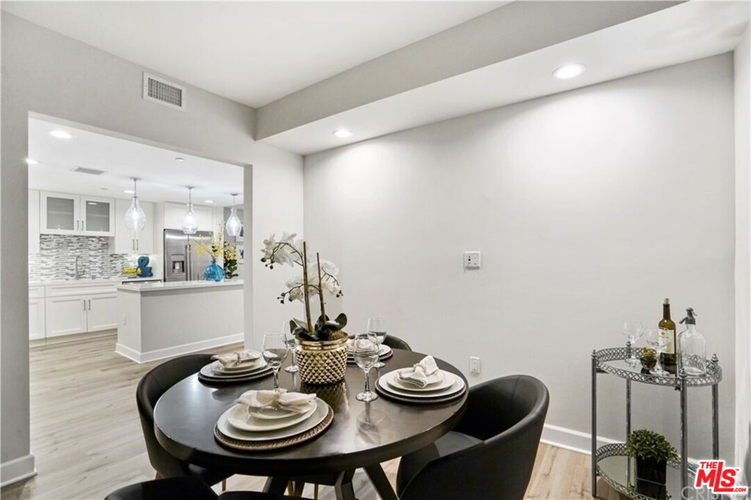 5015 Balboa Blvd Unit: 103