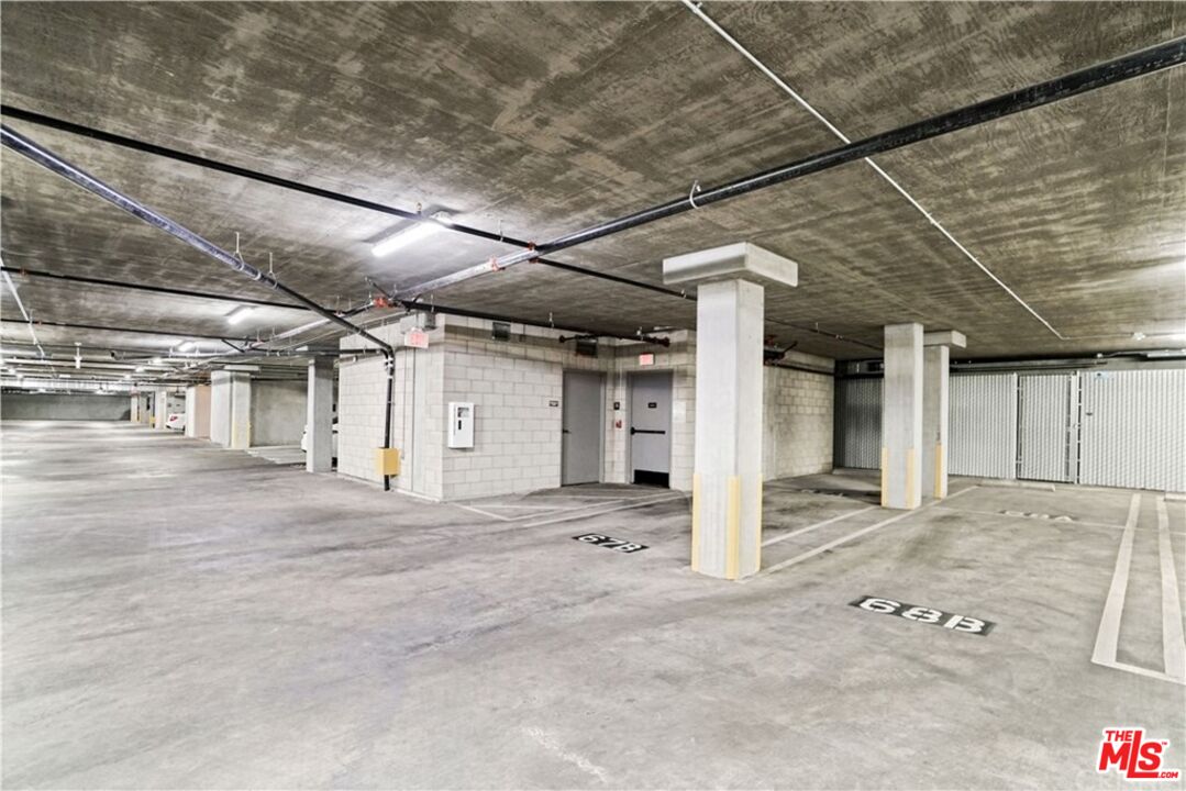 5015 Balboa Blvd Unit: 103