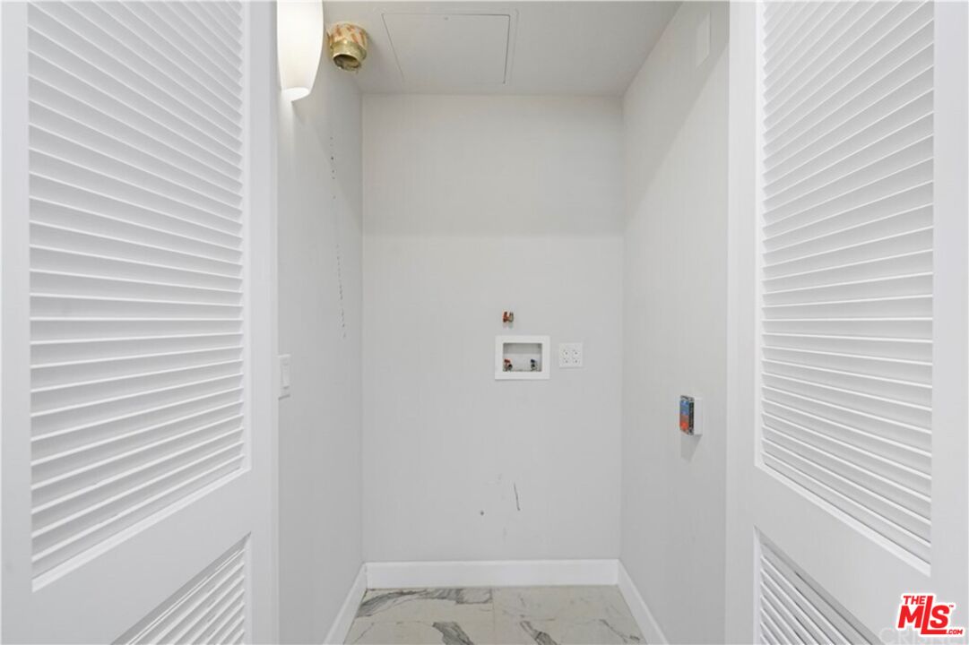 5015 Balboa Blvd Unit: 103
