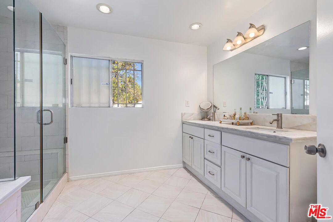 2658 Westwood Blvd
