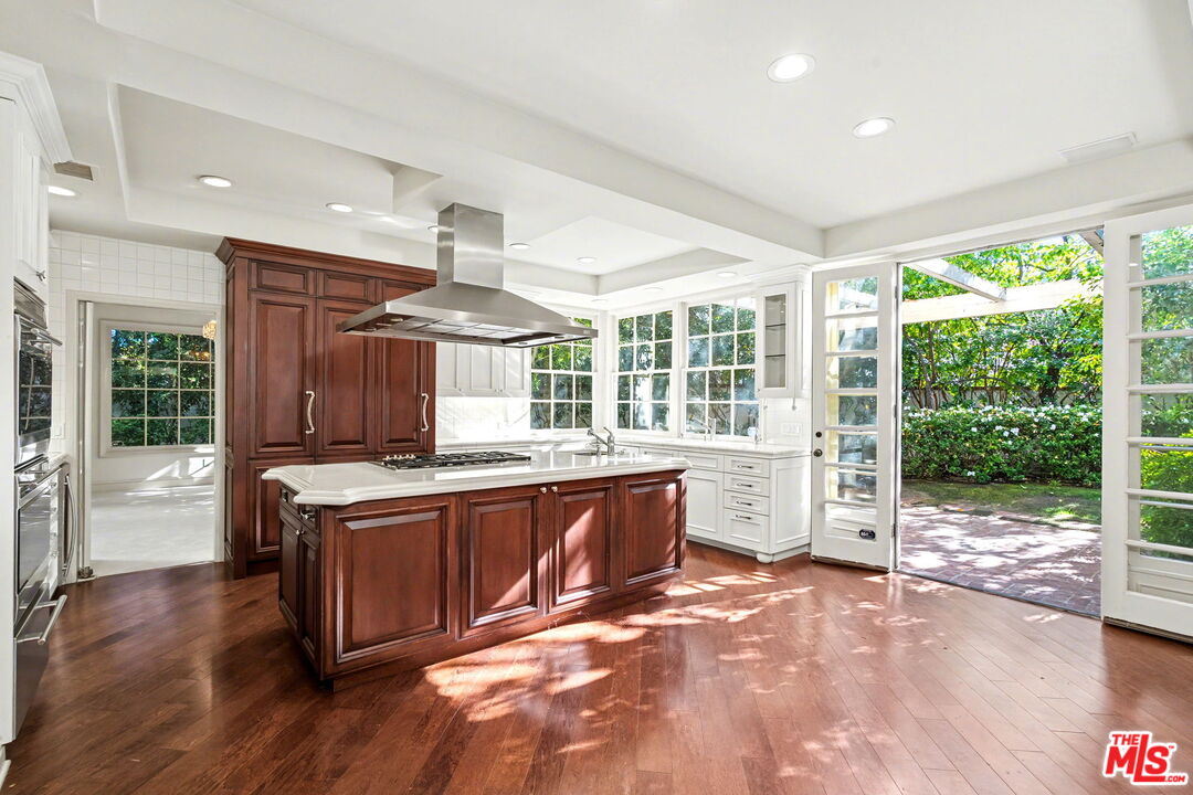 12386 Ridge Cir