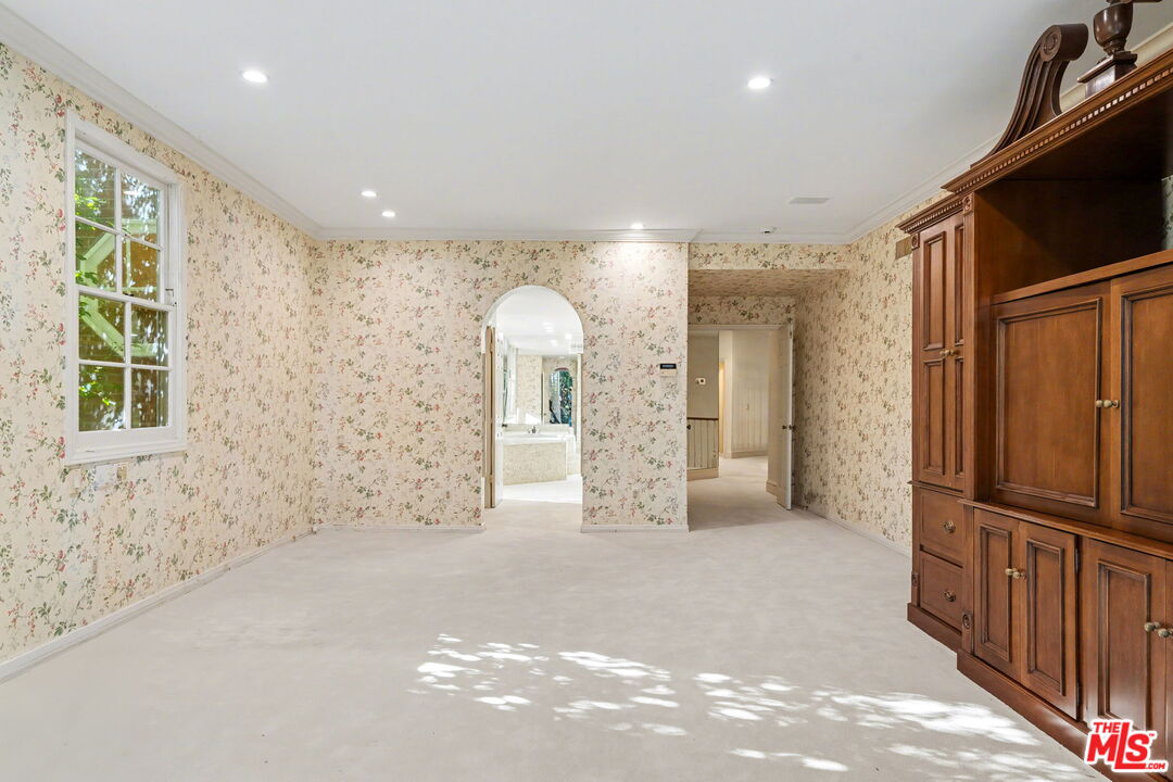 12386 Ridge Cir